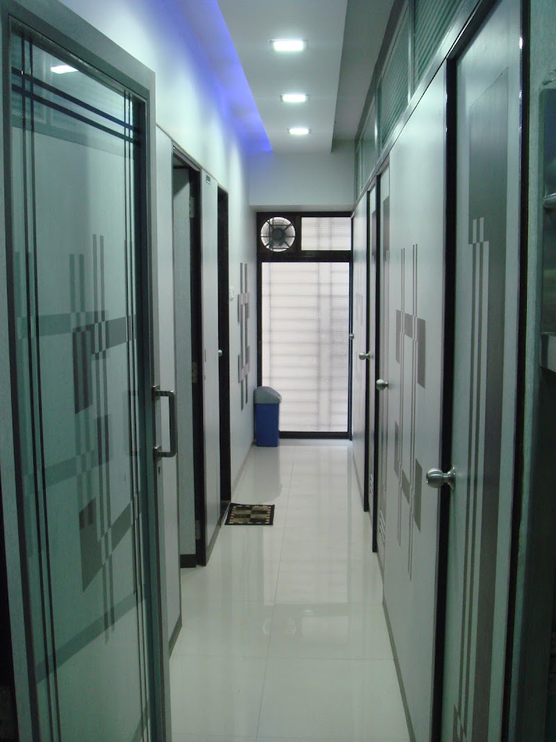 Nice Guest House - Nice Guest House First Floor, Samarth Complex, Bandu Gore Marg, opp. B.M.C. Bhaji Market, Jawahar Nagar, Goregaon West, Mumbai, Maharashtra 400104, India