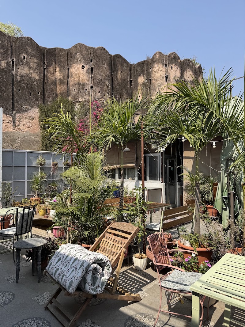 Le Fort Homestay - Le Fort Homestay, House no . 79, Hathroi Fort, Harikishan Somani Marg, Gopalbari, Jaipur, Rajasthan 302001, India