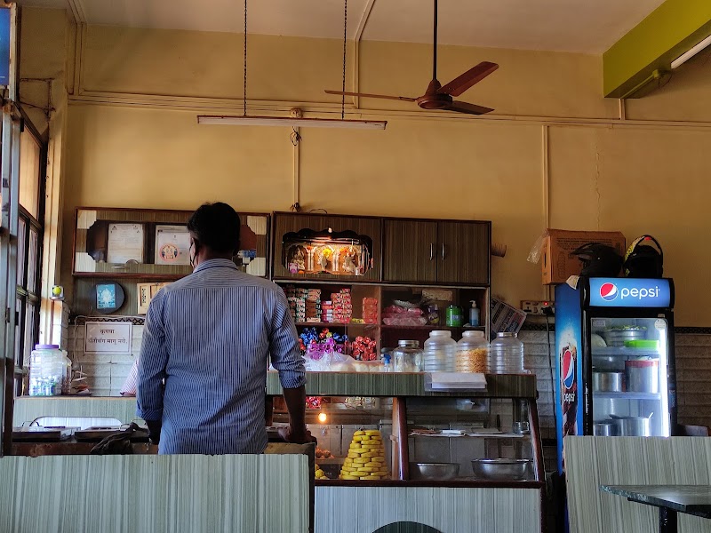 Hotel Ganesh Bhuwan - Hotel Ganesh Bhuwan Kolhapur - Ratnagiri Rd, opposite ST stand, Police Head Quarters, Ratnagiri, Maharashtra 415612, India