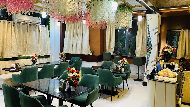 NARAYAN'S PURE VEG RESTAURANT - NARAYAN'S PURE VEG RESTAURANT Narayans Pure Veg Restaurant 14/15/26A,Stanley Road, Patrika Marg, Chauraha, Civil Lines, Prayagraj, Uttar Pradesh 211001, India