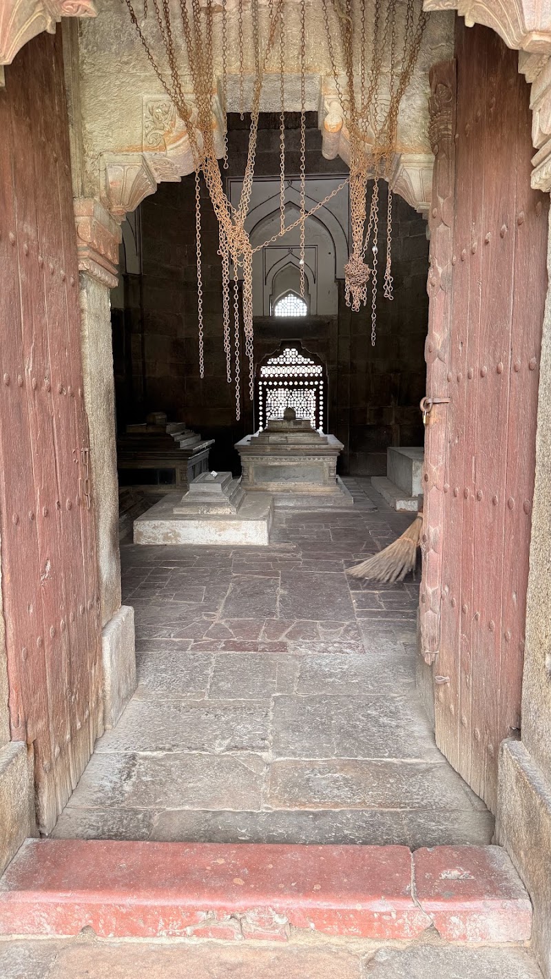 Isa Khan's Tomb, Delhi - Isa Khan's Tomb, Delhi Humayun's Tomb complex, Mathura Rd, Nizamuddin, Nizamuddin East, New Delhi, Delhi 110013, India