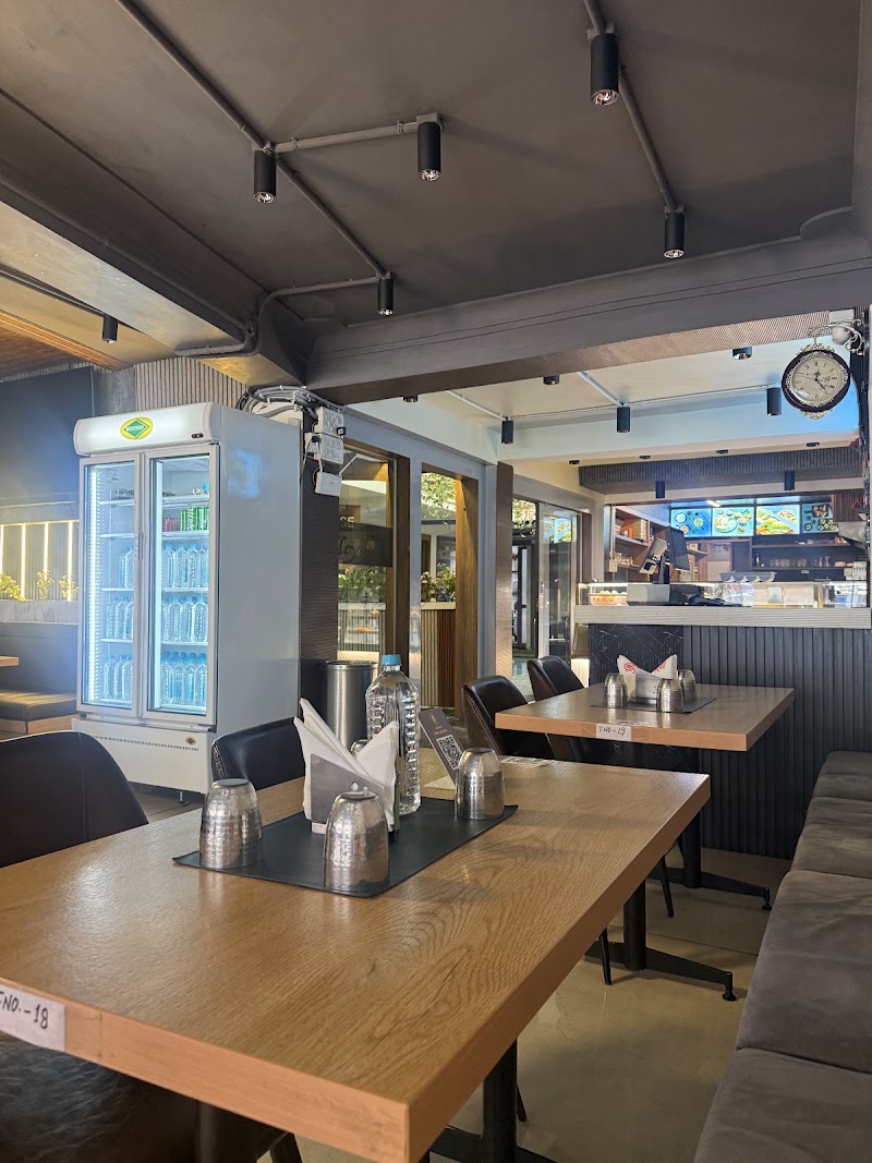Nathu's( Pure Vegetarian Restaurant) - Nathu's( Pure Vegetarian Restaurant), 13-16, 1 st floor, Himalayan Complex, Main Market, Leh, 194104