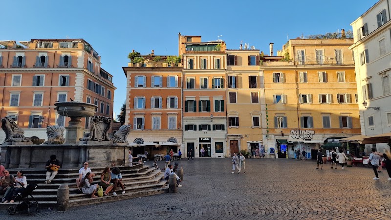Piazza di Santa Maria in Trastevere - Piazza di Santa Maria in Trastevere Piazza di Santa Maria in Trastevere, 00153 Roma RM, Italy