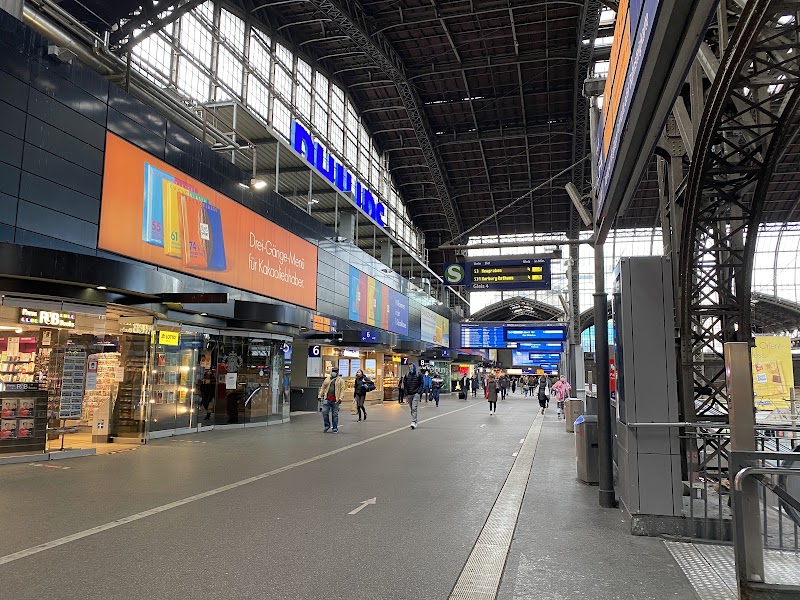 Hamburg Central Station - Hamburg Central Station, Hachmannplatz 16, 20099 Hamburg, Germany
