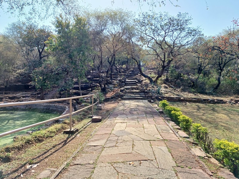 Stupa 2 - Stupa 2 FPJP+7GF, Sanchi, Madhya Pradesh 464661, India