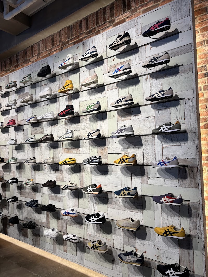 The Onitsuka Omotesando - The Onitsuka Omotesando, 4-chōme-24-14 Jingūmae, Shibuya, Tokyo 150-0001, Japan