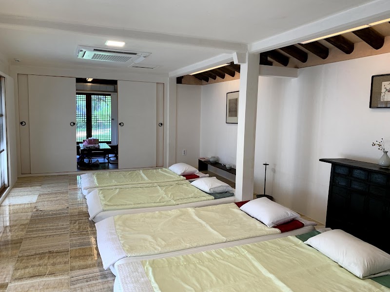 락고재 하회 한옥호텔 - 초가 별관 Rakkojae Hahoe Hanok Hotel - Choga Annex - 락고재 하회 한옥호텔 - 초가 별관 Rakkojae Hahoe Hanok Hotel - Choga Annex 51 Hahoegangbyeon-gil, Pungcheon-myeon, Andong, Gyeongsangbuk-do, South Korea