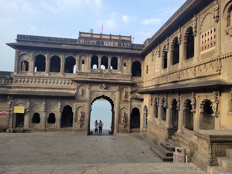 Ahilya Devi Maheshwar Fort Maheshwar - Ahilya Devi Maheshwar Fort Maheshwar, 5HCQ+HC7, Rajwada, Maheshwar, Madhya Pradesh 451228, India