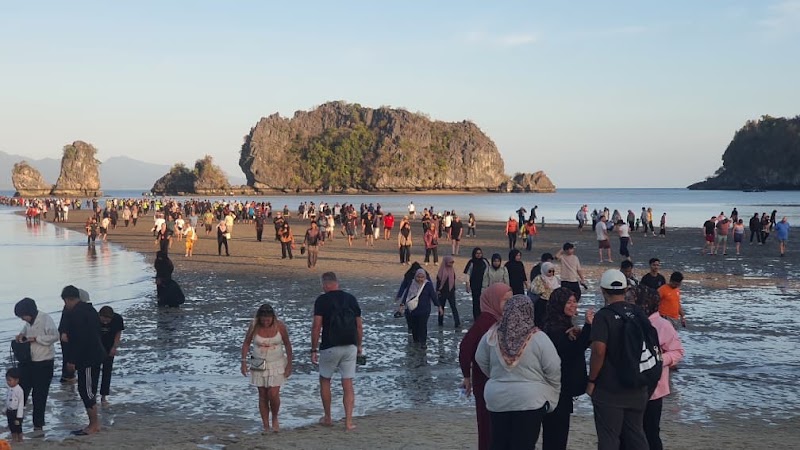 Tanjung Rhu Beach