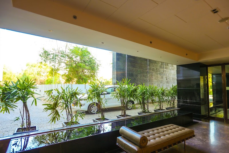 Radisson Hotel Bhopal - Radisson Hotel Bhopal E-8, Gulmohar Main Rd, opposite Savoy Complex, Bawadiya Kalan, Gulmohar Colony, Bhopal, Madhya Pradesh 462039, India