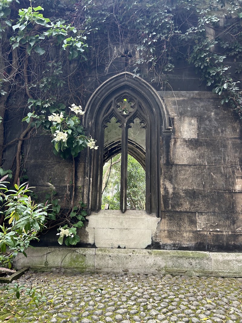 St Dunstan in the East Church Garden - St Dunstan in the East Church Garden St Dunstan's Hill, London EC3R 5DD, UK