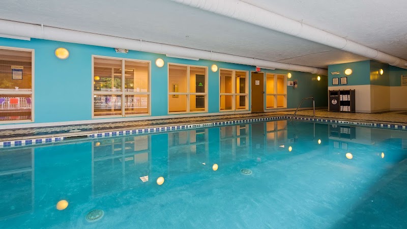 Best Western Plus Executive Court Inn & Conference Center - Best Western Plus Executive Court Inn & Conference Center 13500 S Willow St, Manchester, NH 03103, USA