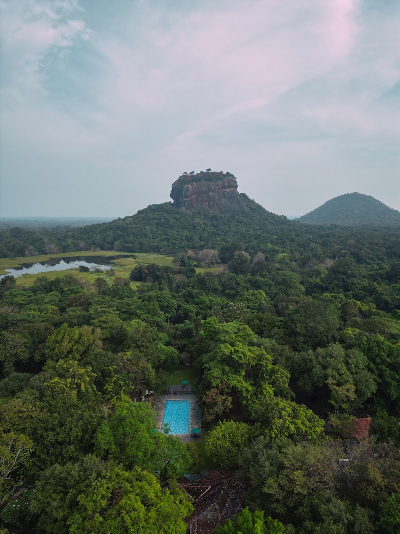 Hotel Sigiriya - Hotel Sigiriya Hotel Rd, Sigiriya 21120, Sri Lanka