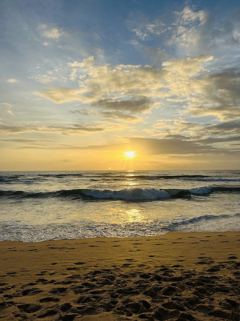 North Candolim beach - North Candolim beach GQF6+W59, Candolim, Goa 403519, India