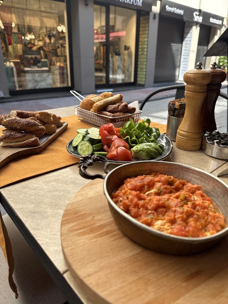 Tükkan Karaköy - Tükkan Karaköy, Kemankeş Karamustafa Paşa, Mumhane Cd. No: 34, 34425 Beyoğlu/İstanbul, Türkiye