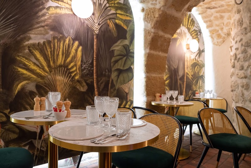 Hôtel de Fleurie - Saint Germain des Près - Hôtel de Fleurie - Saint Germain des Près 32 Rue Grégoire de Tours, 75006 Paris, France