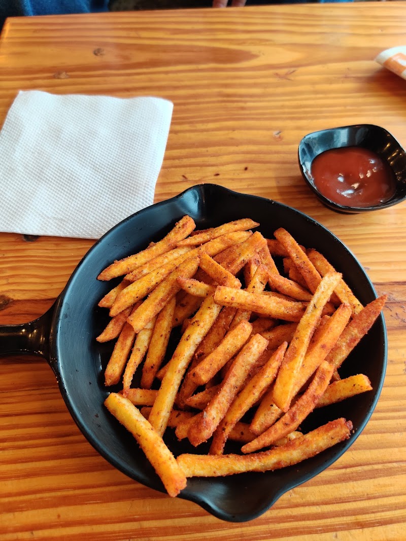 Veg Bites Cafe & Restaurant - Veg Bites Cafe & Restaurant 9/47, Mittal Chambers, Sapna Sangeeta Rd, near Sapna Sangeeta Lumiere, Snehnagar, Indore, Madhya Pradesh 452001, India