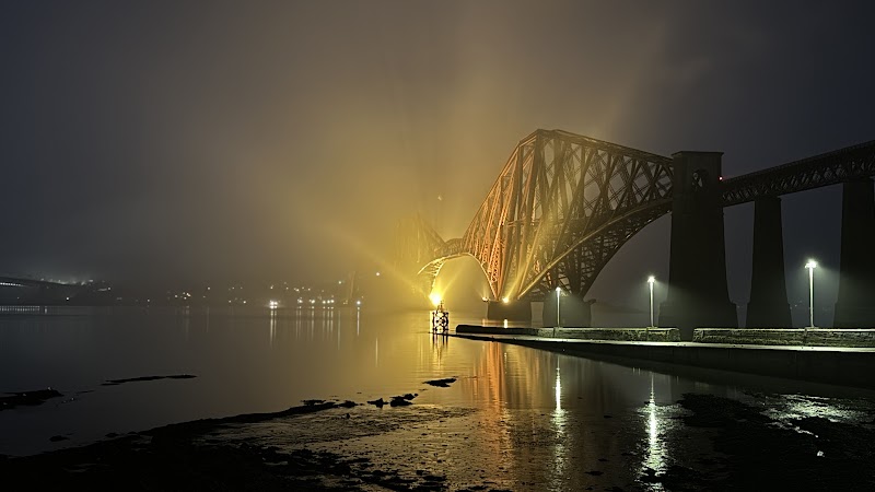 Forth Bridge Memorial, South Queensferry - Forth Bridge Memorial, South Queensferry, Queensferry, South Queensferry EH30 9TB, UK