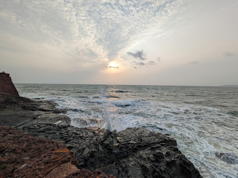 Sinquerim Fort - Sinquerim Fort FQX8+9GH, Candolim, Goa, India