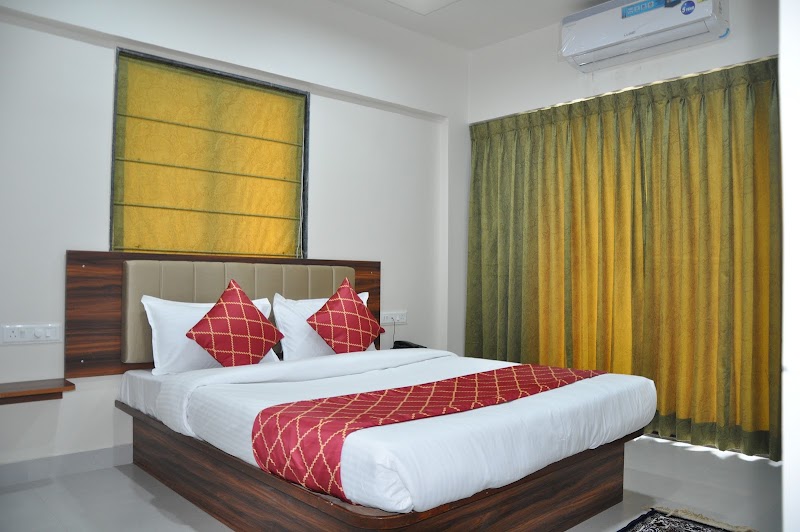 Aryan Heights Corporate Stays - Aryan Heights Corporate Stays Aryan Heights, Future Towers, next to Hanuman Mandir, near Amanora, Sade Satra Nali, Hadapsar, Pune, Maharashtra 411028, India