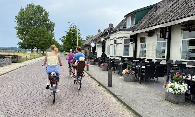 SNTZL - Het Oude Tramstation - SNTZL - Het Oude Tramstation Heusdenseweg 16, 5154 EK Elshout, Netherlands