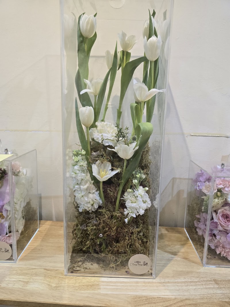 Hoa Lang Thang Florist - Shop Hoa Tươi Cao Cấp Hà Nội - Hoa Lang Thang Florist - Shop Hoa Tươi Cao Cấp Hà Nội, 11 P. Liên Trì, Cửa Nam, Hà Nội 100000, Vietnam