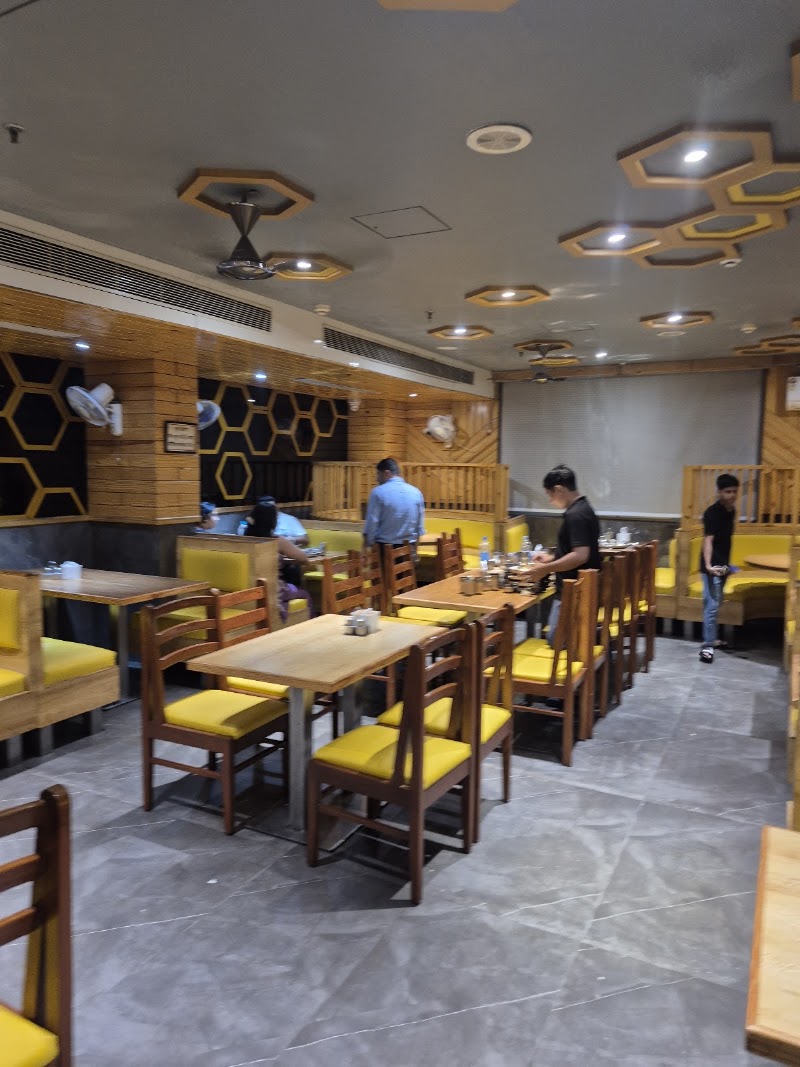Bawarchi Restaurant - Bawarchi Restaurant 6, Delhi Gate Cir, Old City, Nayapura, Bapu Bazar, Nada Khada, Udaipur, Rajasthan 313001, India