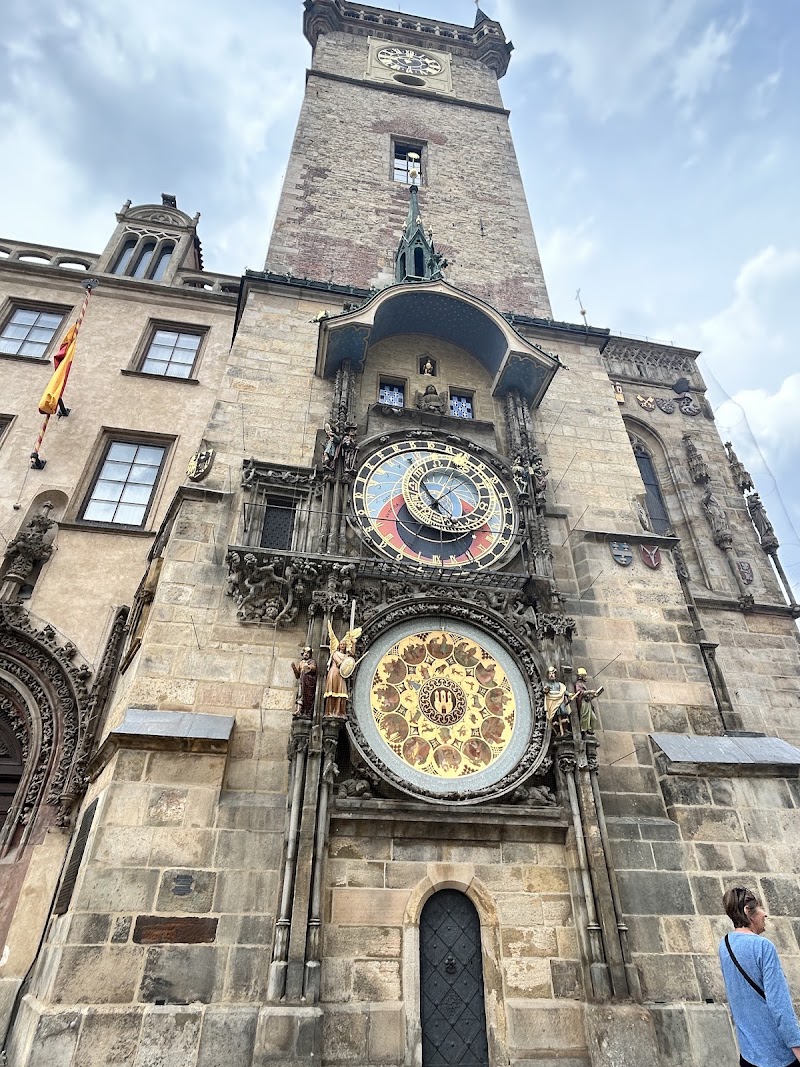 Socha lva (na fasádě na rohu domu Staroměstské náměstí 3/2) - Socha lva (na fasádě na rohu domu Staroměstské náměstí 3/2), Staroměstské nám. 3/2, Staré Město, 110 00 Praha-Praha 1, Czechia