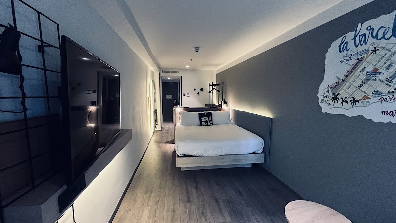 Moxy Barcelona - Moxy Barcelona Carrer de Mallorca, 1, 23, Sants-Montjuïc, 08014 Barcelona, Spain