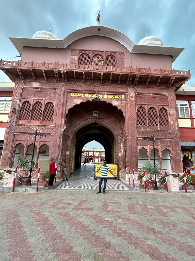 Shri Digambar Jain Atishay Kshetra, Shri Mahavir Ji - Shri Digambar Jain Atishay Kshetra, Shri Mahavir Ji, Sajan Market, Shrimahavirji Rd, near jain Temple, Banwaripur, Rajasthan 322220, India