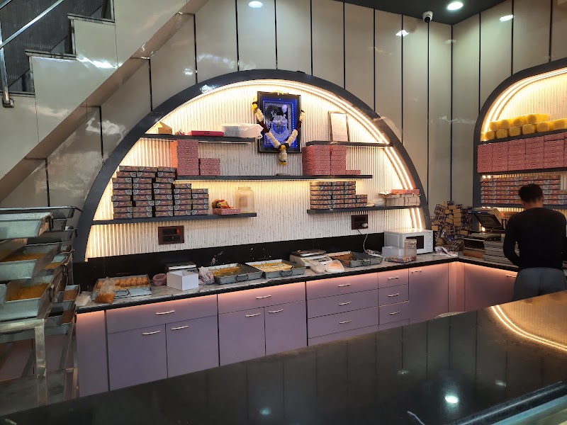 SWAMI SWEETS - SWAMI SWEETS, Inside jassusar gate under, B.K School, Old Bikaner, Bikaner, Rajasthan 334001, India