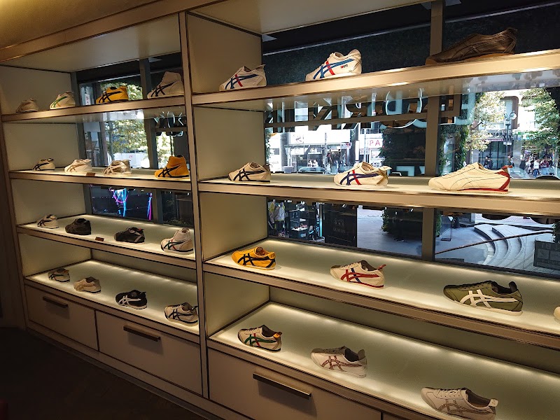 Onitsuka Tiger Shibuya - Onitsuka Tiger Shibuya, Japan, 〒150-0041 Tokyo, Shibuya, Jinnan, 1-chōme−21−３ 渋谷神南共同ビル 1・2Ｆ
