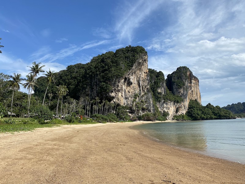 Tonsai Beach