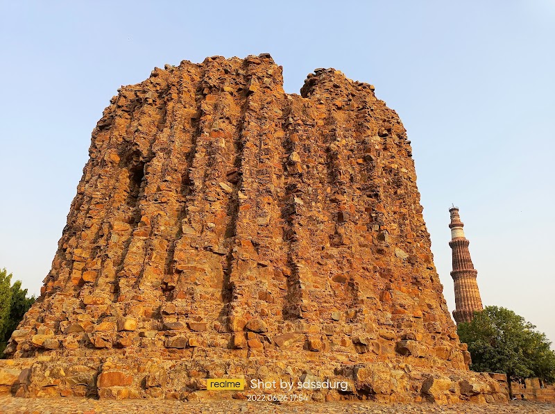 Qutab Minar - Qutab Minar, Seth Sarai, Mehrauli, New Delhi, Delhi 110030, India