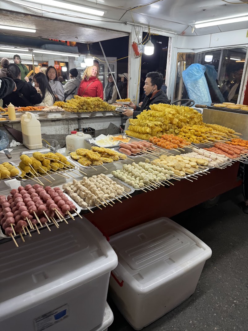 Night market start ( Friday to Sunday) - Night market start ( Friday to Sunday) 78 P. Hàng Giấy, Phố cổ Hà Nội, Hoàn Kiếm, Hà Nội, Vietnam