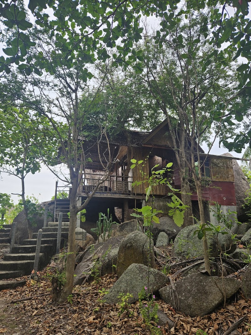 หาดทรายนวล - หาดทรายนวล, Unnamed Road, 3RC8+WGM ตำบล เกาะเต่า อำเภอเกาะพะงัน สุราษฎร์ธานี 84280, Thailand