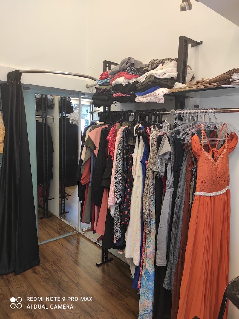 Clothes Etc - Clothes Etc Shop No 12, Ground floor Crystal shoppers paradise 33rd road, Off Linking Rd, Bandra West, Mumbai, Maharashtra 400050, India