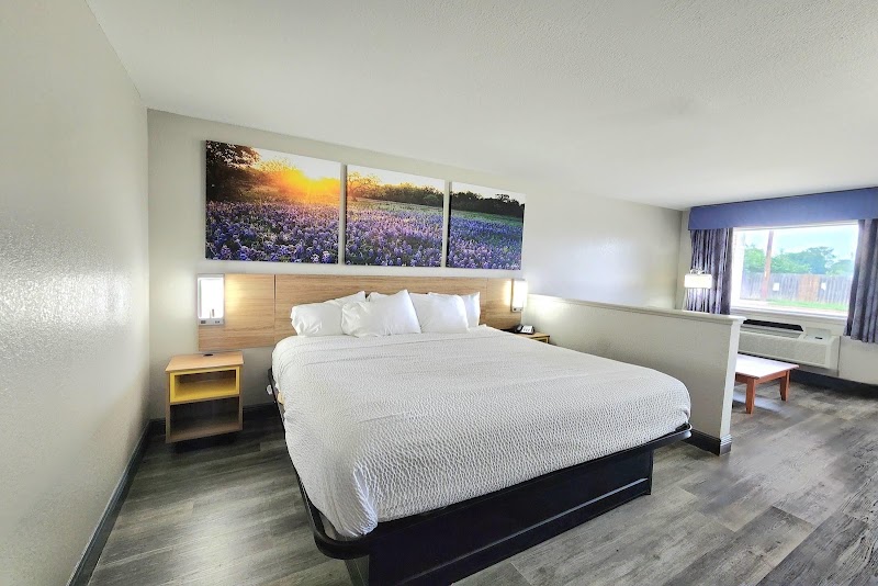 Days Inn by Wyndham San Antonio Southeast/Frost Bank Center - Days Inn by Wyndham San Antonio Southeast/Frost Bank Center 5003 Rigsby Ave, San Antonio, TX 78222, USA
