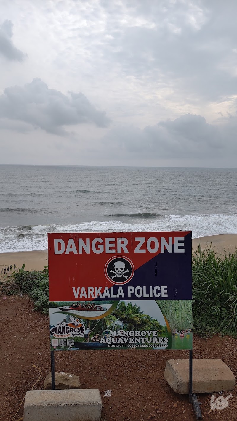 Varkala Cliff Beach/Helipad - Varkala Cliff Beach/Helipad PPP3+5RM Helipad, Varkala, Kerala 695141, India