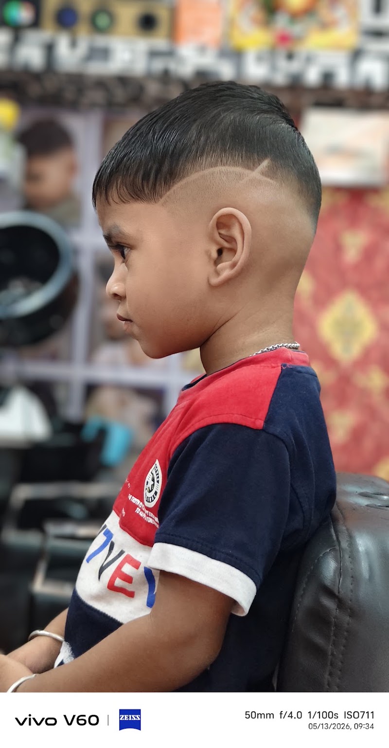 Tha Vinayak salon - Tha Vinayak salon, Srinagar road, Paradise ke pass Srinagar road, ke pass, dakshin mukhi, Hanuman Mandir Rd, Shrinagar, Raipur, Chhattisgarh 492008, India