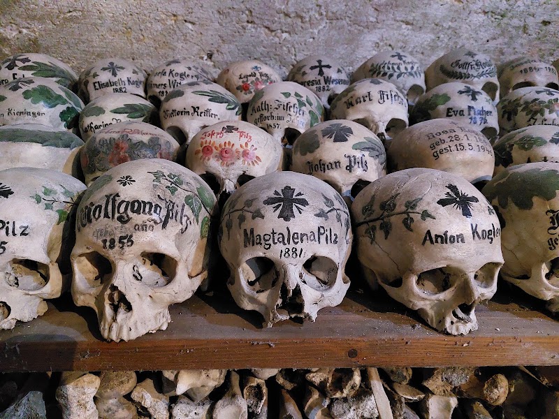 Hallstatt Charnel House - Hallstatt Charnel House Friedhof 164, 4830 Hallstatt, Austria