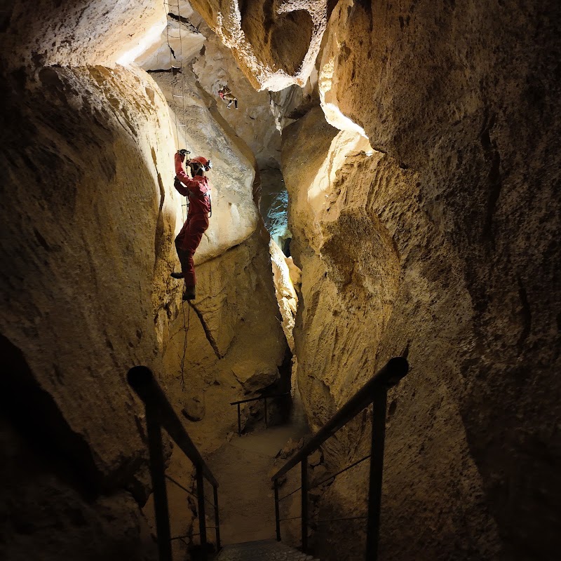 Mammut Cave - Mammut Cave, Winkl 38, 4831 Obertraun, Austria