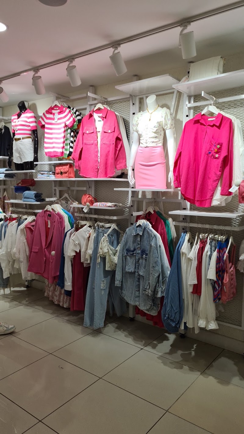 Coral - Coral, Günaydın Ap, Meşrutiyet, Halaskargazi Cd. No:98/A, 34371 Şişli/İstanbul, Türkiye