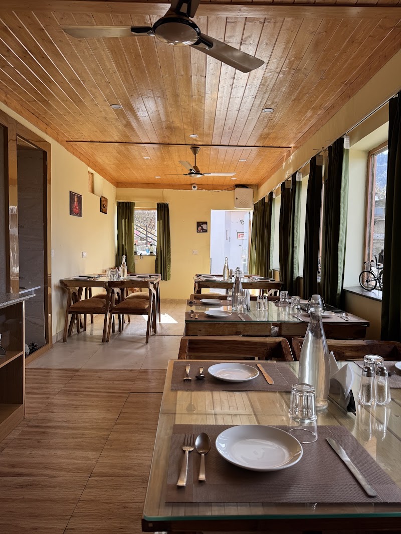 The Vintage hill village resort - The Vintage hill village resort Village, PO, off Mussoorie - Chamba Road, Bhamorikhal, Jwarna, Kanatal Dhanolti, Tehri Range, Uttarakhand 249145 Bhamorikhal, Tehri Range, Uttarakhand 249145, India