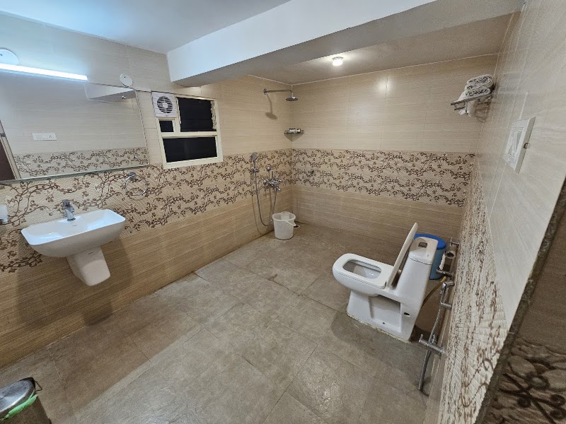 Hotel Mayura Bhuvaneshwari - Hotel Mayura Bhuvaneshwari, Kamalapura Hospet Taluk, Kamalapura, Karnataka 583221, India