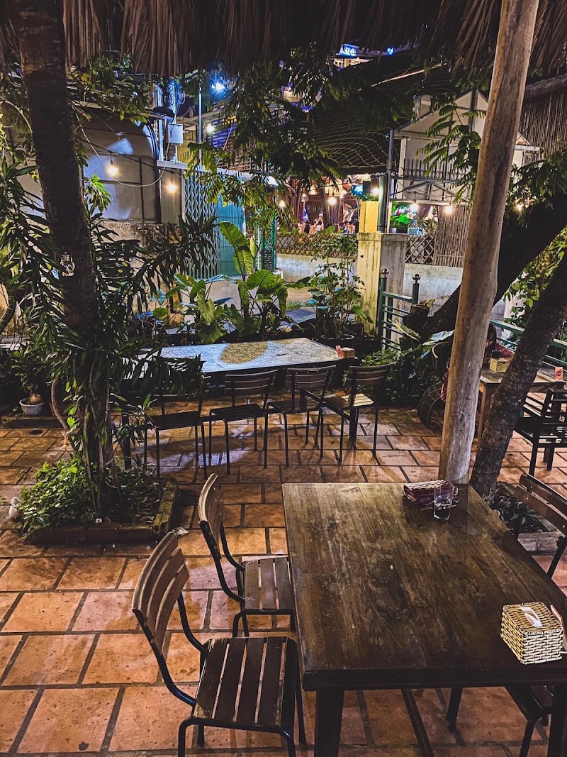 Nhà Bar - Nhà Bar, Villa 23, Hem 86B Trần Phú, Thành phố, Khánh Hòa 650000, Vietnam