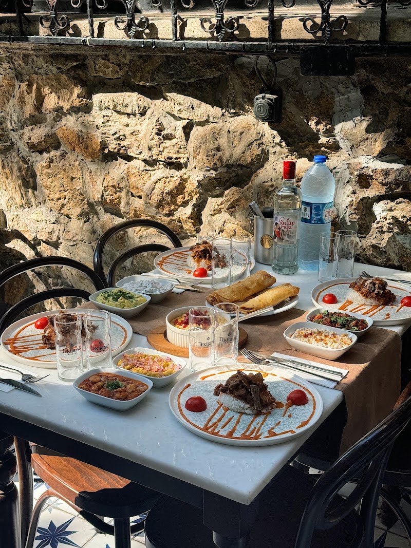 Agapia Meze & Kadıköy Meyhane - Agapia Meze & Kadıköy Meyhane, Caferağa Mahallesi Bahariye Caddesi &, Caferağa, Miralay Nazım Sk. No:10, 34714 Kadıköy/İstanbul, Türkiye