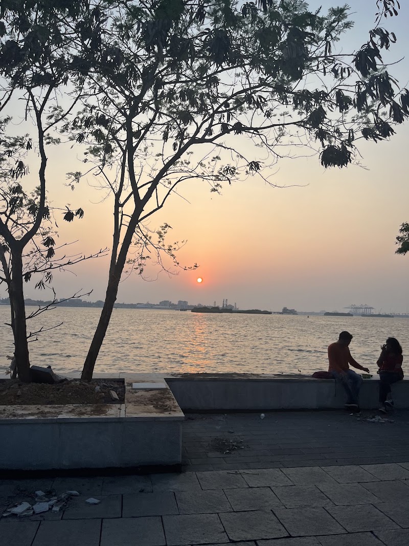 Fort Kochi Beach View Point - Fort Kochi Beach View Point, X6FR+38P, Walk Way, Fort Vypin, Puthuvype, Kochi, Keralam 682508, India