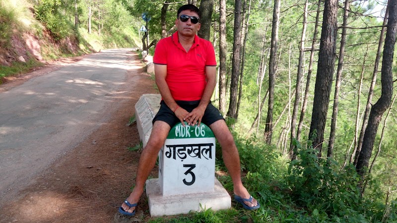 OYO Home 12186 Bright 3BHK - OYO Home 12186 Bright 3BHK, Wayside Villa, Village, Kasauli, Himachal Pradesh 173201, India