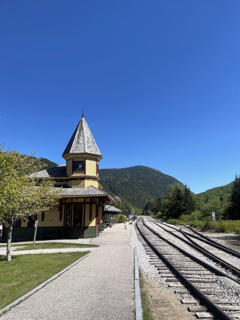 AMC Highland Center at Crawford Notch - AMC Highland Center at Crawford Notch, White Mountain National Forest, U.S, US-302, Bretton Woods, NH 03575, USA